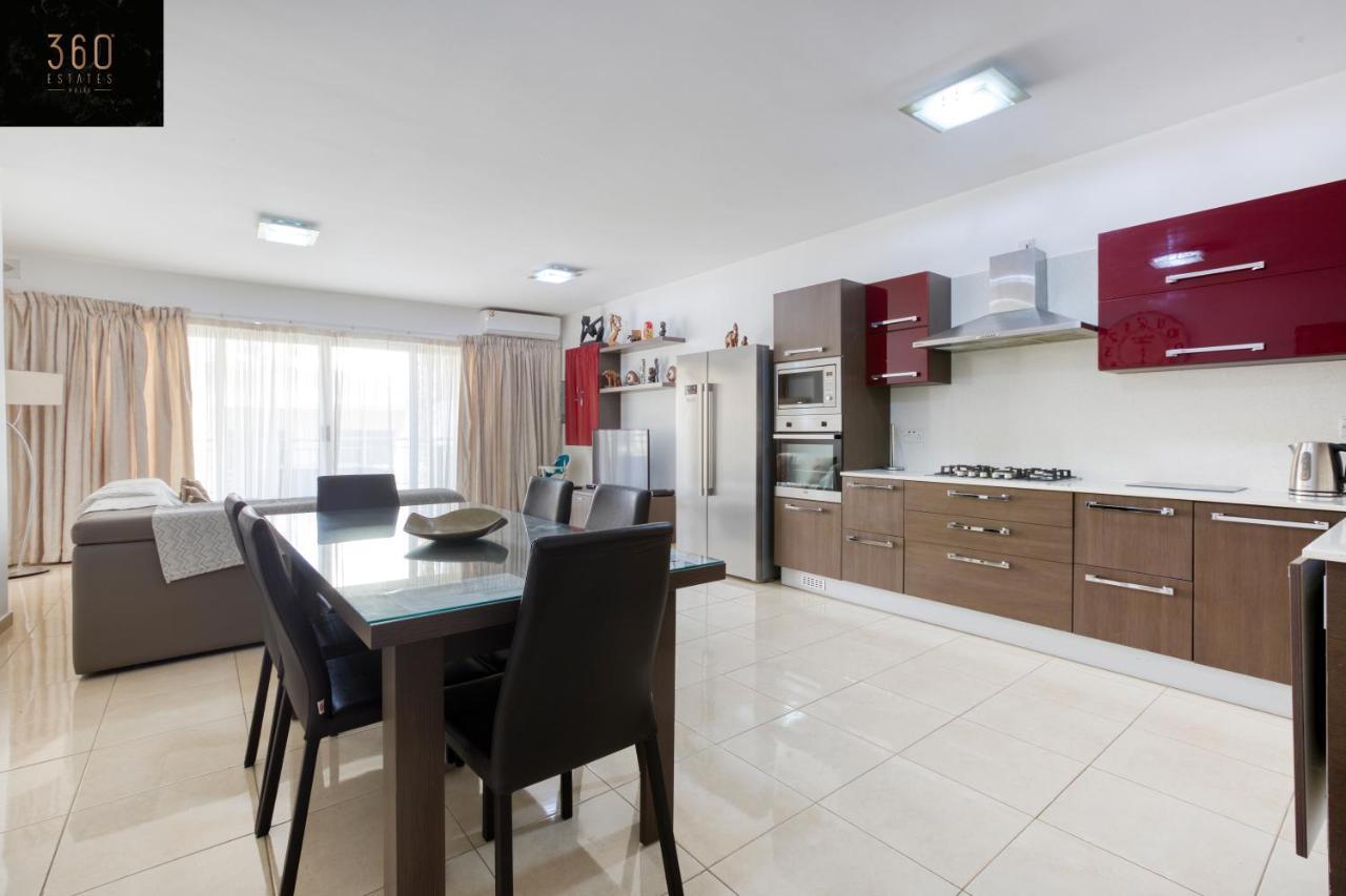 Charming Home Meters From The Seafront With Terrace By 360 Estates St. Paul's Bay Esterno foto
