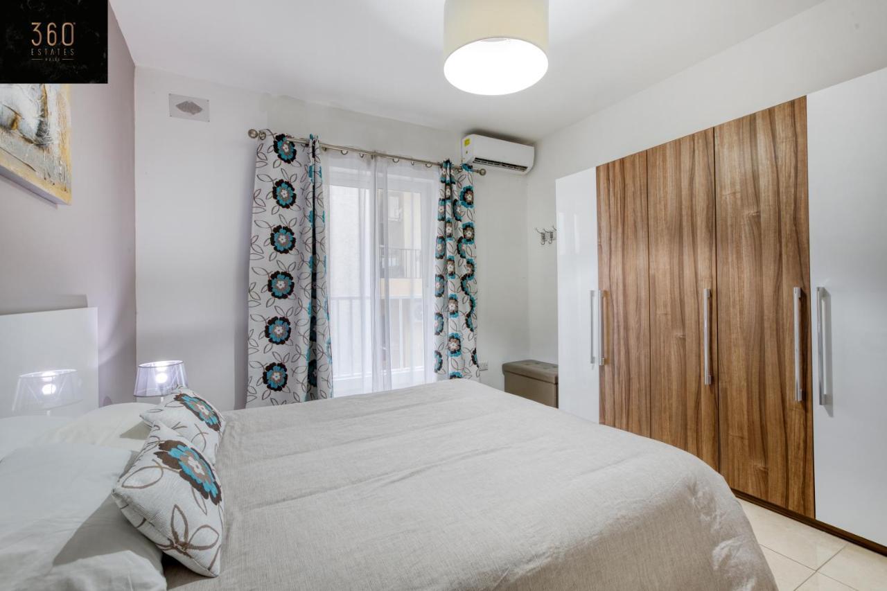 Charming Home Meters From The Seafront With Terrace By 360 Estates St. Paul's Bay Esterno foto