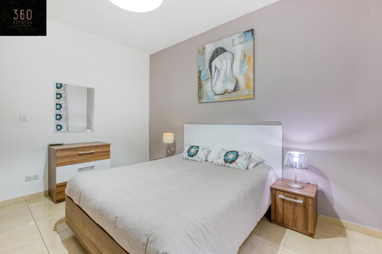 Charming Home Meters From The Seafront With Terrace By 360 Estates St. Paul's Bay Esterno foto