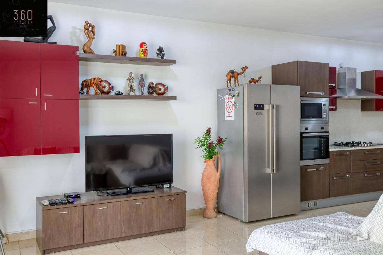 Charming Home Meters From The Seafront With Terrace By 360 Estates St. Paul's Bay Esterno foto