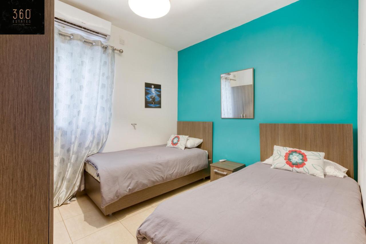Charming Home Meters From The Seafront With Terrace By 360 Estates St. Paul's Bay Esterno foto